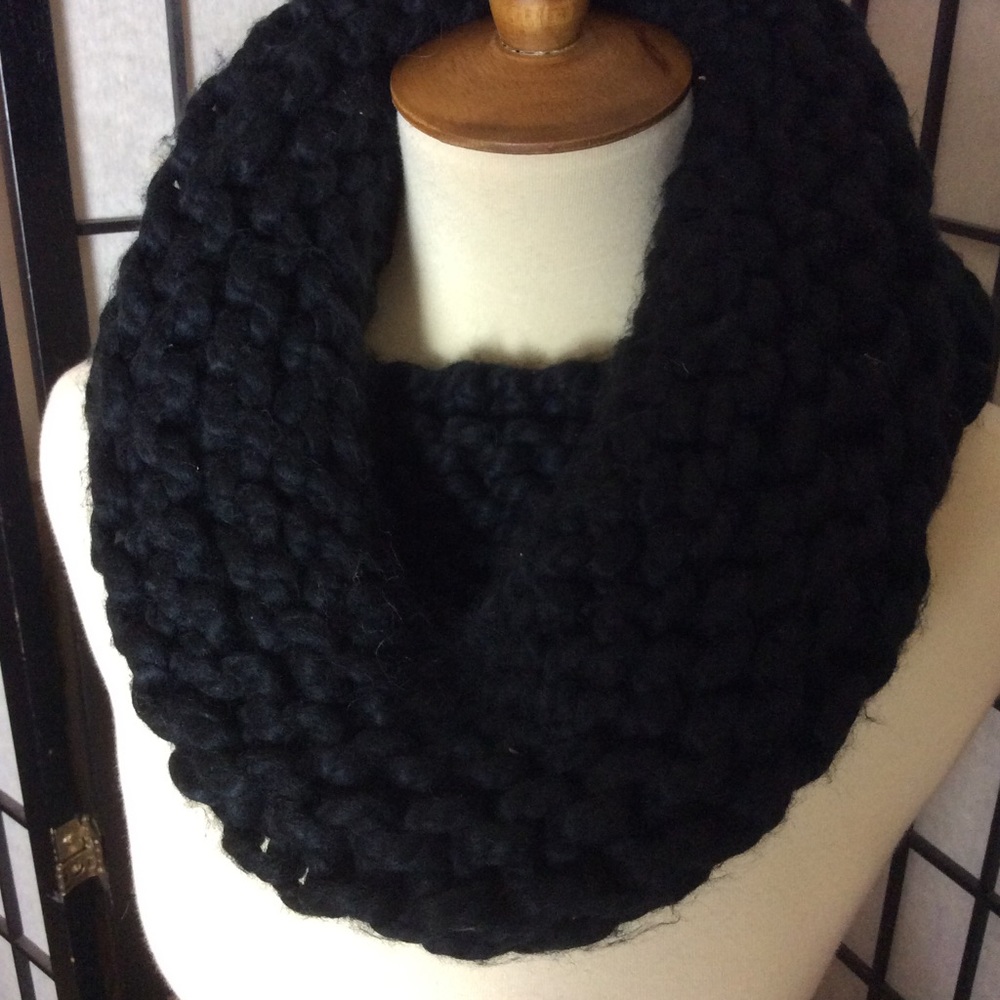 Zara Black Infinity Scarf!